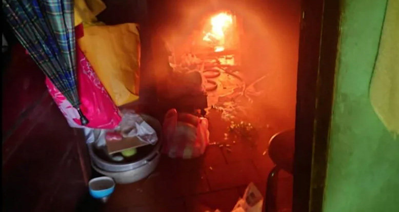 電熱鍋油污太重，導致火災發(fā)生